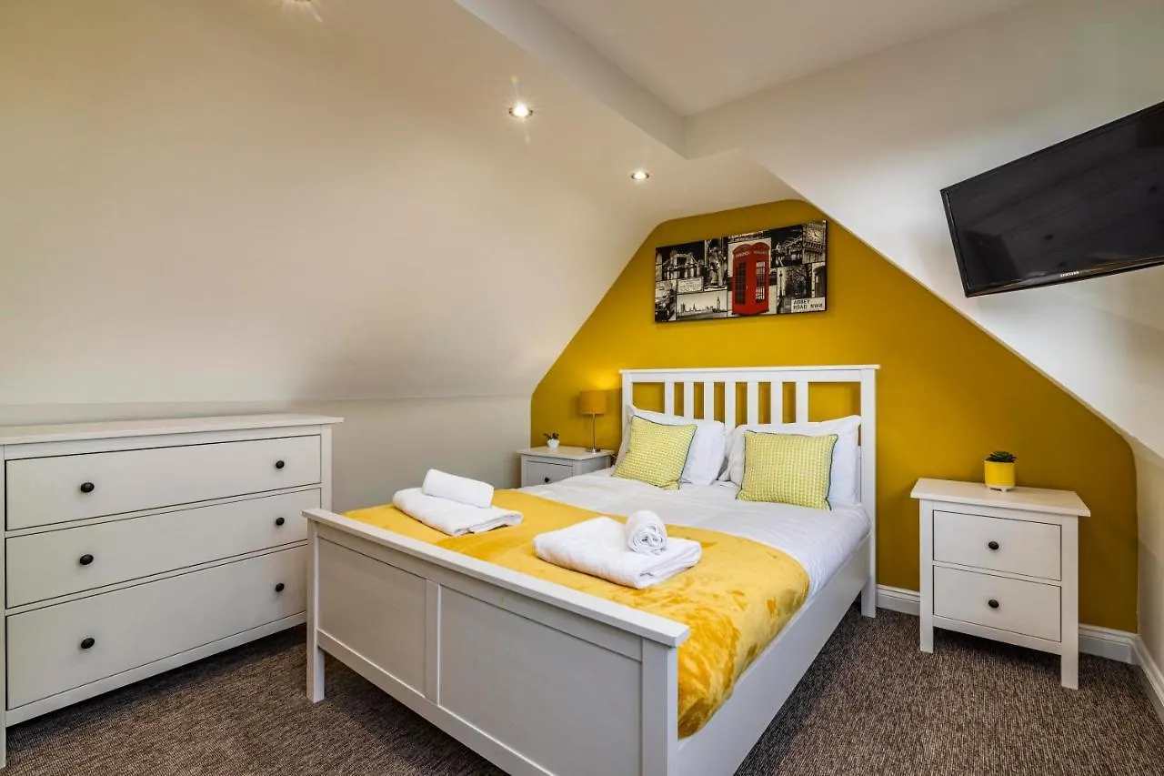 4 Bed Terraced House In Beeston With Convenient City Centre Access Nottingham